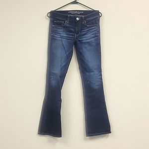 Ladies AE Outfitters blue jeans size 6